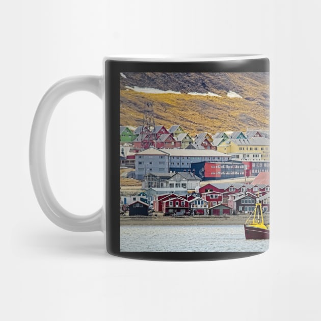 Longyearbyen Town Arctic Svalbard by MartynUK